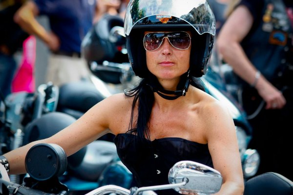 Les femmes et le Motosport : Histoire et perspectives